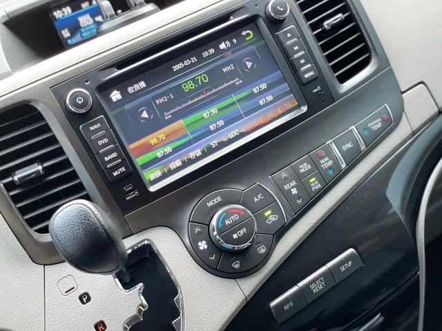 TOYOTA豐田 SIENNA  第10張相片