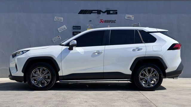 TOYOTA豐田 RAV4  第3張相片