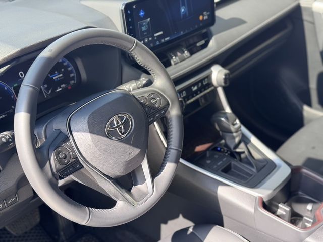 TOYOTA豐田 RAV4  第6張相片