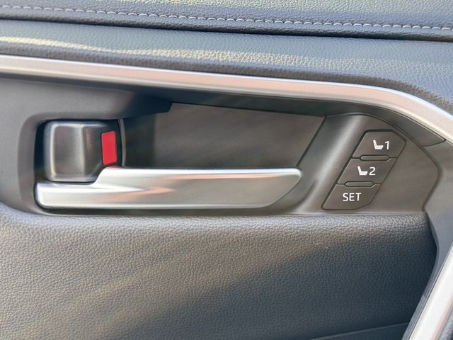 TOYOTA豐田 RAV4  第12張相片