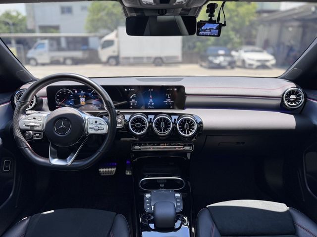 M-BENZ賓士 CLA250  第7張相片