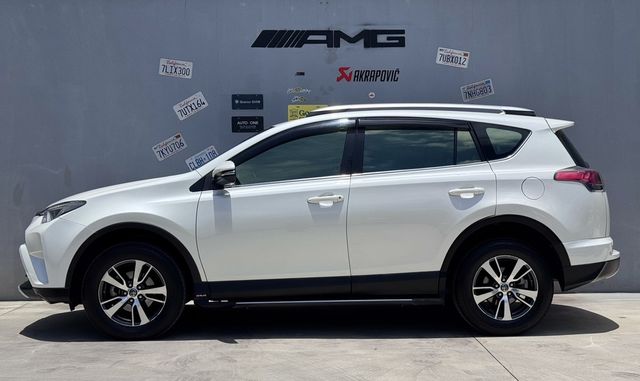 TOYOTA豐田 RAV4  第3張相片