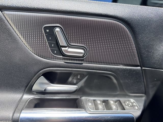M-BENZ賓士 GLA200  第14張相片