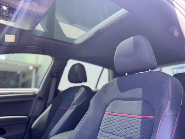 VOLKSWAGEN福斯 GOLF GTI  第14張相片