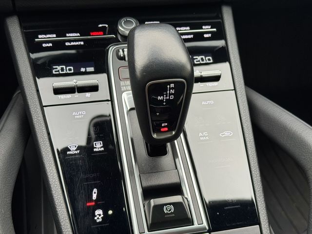 PORSCHE保時捷 CAYENNE  第14張相片