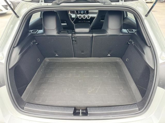 M-BENZ賓士 A180  第18張相片