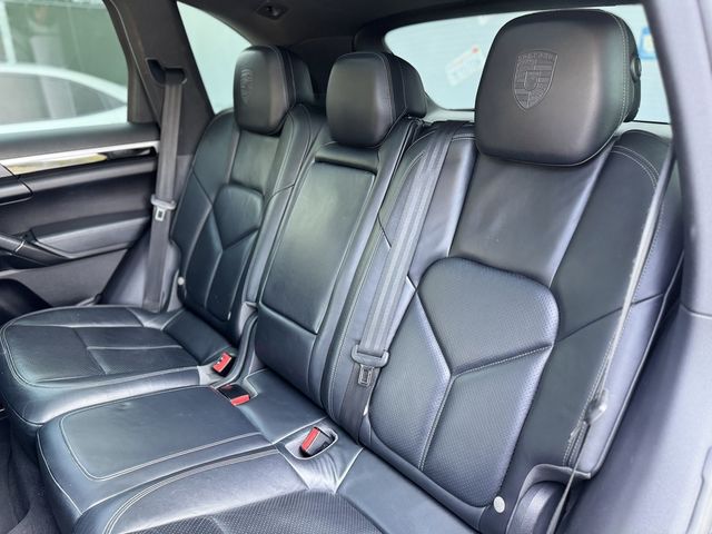 PORSCHE保時捷 CAYENNE  第18張相片