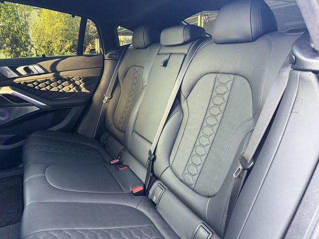 BMW寶馬 X6 M  第18張相片