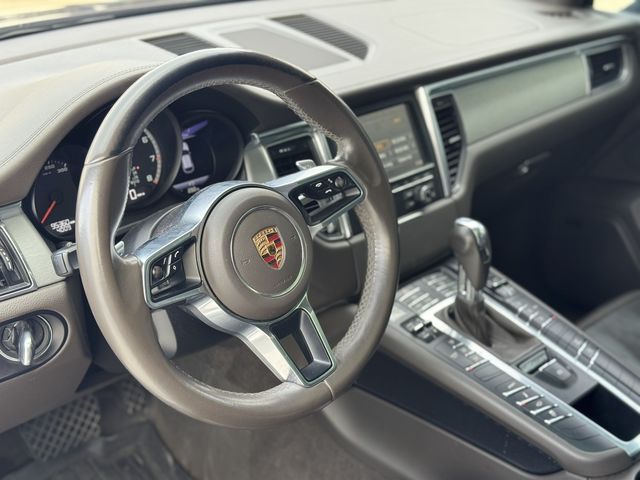 PORSCHE保時捷 MACAN TURBO  第6張相片