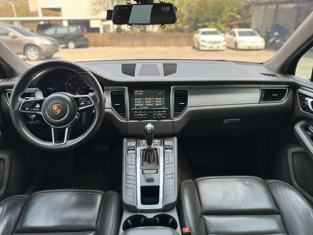 PORSCHE保時捷 MACAN TURBO  第7張相片