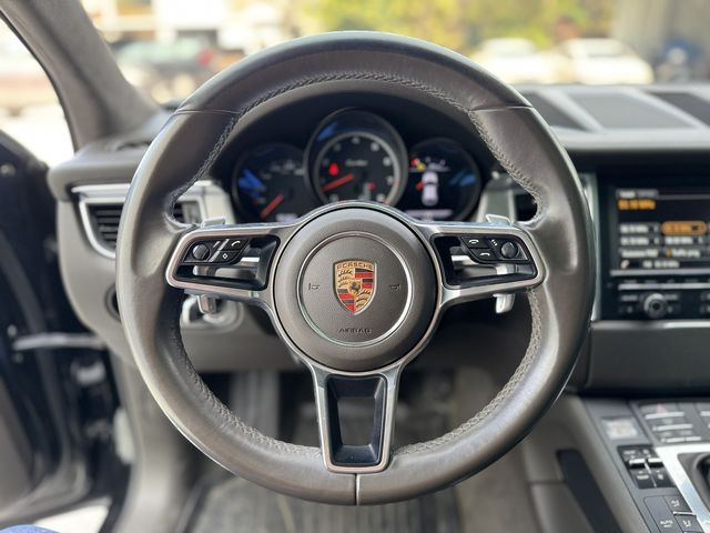 PORSCHE保時捷 MACAN TURBO  第8張相片