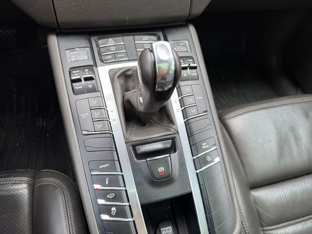 PORSCHE保時捷 MACAN TURBO  第12張相片