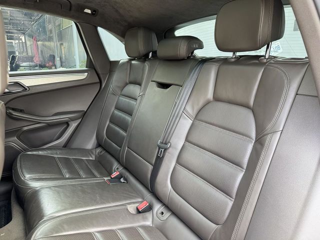 PORSCHE保時捷 MACAN TURBO  第16張相片