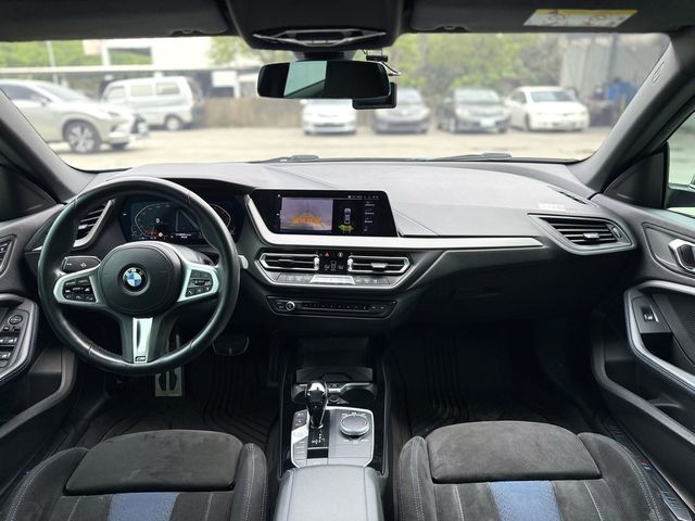 BMW寶馬 218I M SPORT  第7張相片