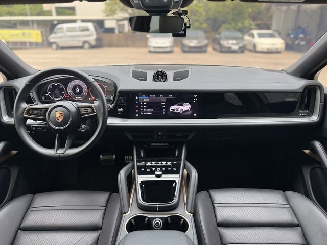 PORSCHE保時捷 CAYENNE  第7張相片