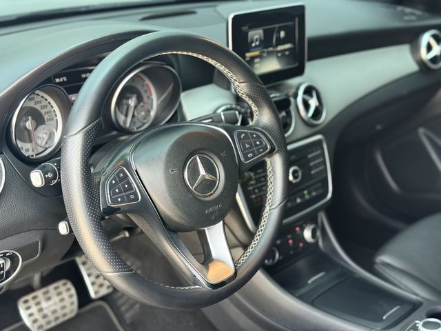 M-BENZ賓士 CLA200  第6張相片