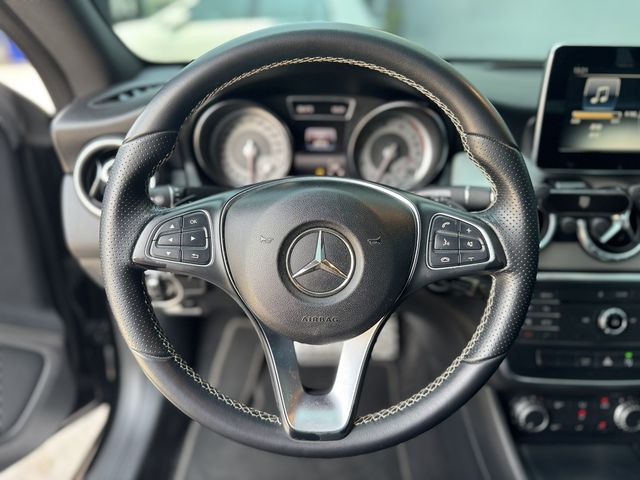 M-BENZ賓士 CLA200  第8張相片