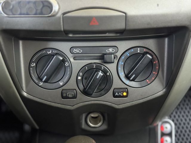 NISSAN日產 LIVINA  第12張相片