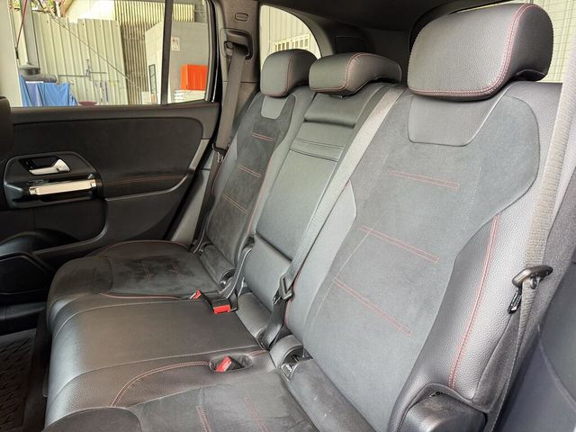 M-BENZ賓士 GLB250  第17張相片