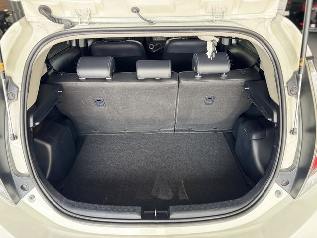 TOYOTA豐田 PRIUS C  第15張相片