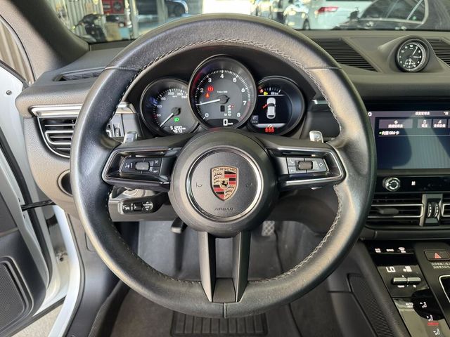 PORSCHE保時捷 MACAN  第8張相片