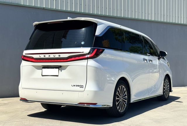 LEXUS凌志 LM350H  第4張相片