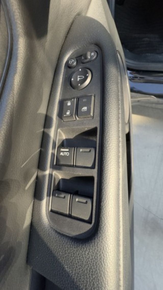 ☑VTI-S☑安卓機☑恆溫空調☑定速巡航☑胎壓監測☑AUTO HOLD☑IKEY免鑰☑低里程  第10張相片