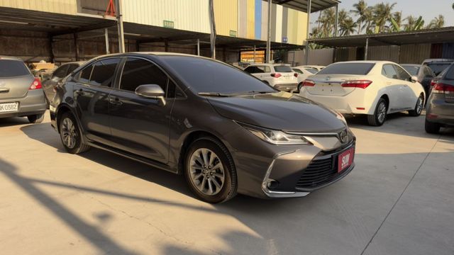 ☑一手車☑原廠保養☑尊爵版☑自動跟車☑盲點☑車道置中☑安卓機☑LED頭燈 ☑IKEY免鑰  第2張相片