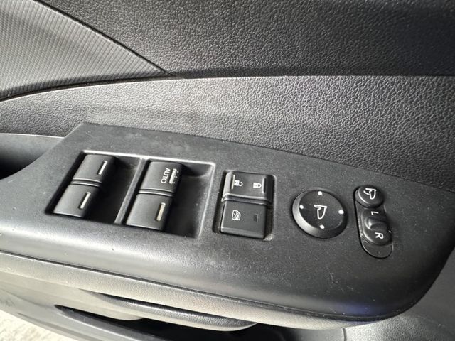 ✔2.4 VTi-S✔天窗✔定速✔循跡防滑✔四安✔影音✔衛星導航✔雙區恆溫✔抬頭顯示器✔安卓機✔里程保證  第16張相片