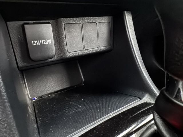 ✔超低里程保證✔尊爵版✔定速巡航✔恆溫空調✔IKEY免鑰匙  第11張相片