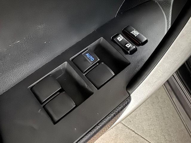 ✔超低里程保證✔尊爵版✔定速巡航✔恆溫空調✔IKEY免鑰匙  第13張相片