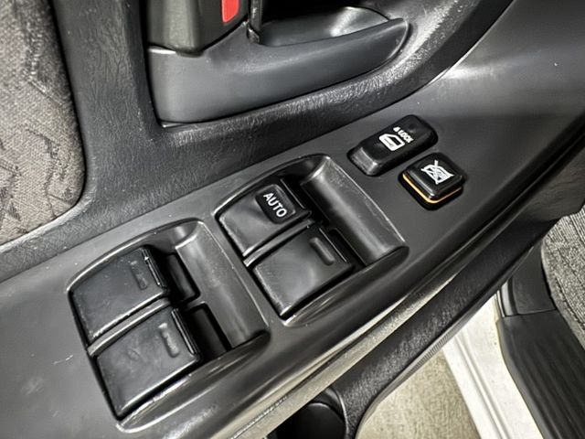 ✔便宜客貨兩用車✔2.0E版✔全新隔熱紙✔全新烤漆✔全新安卓機  第9張相片