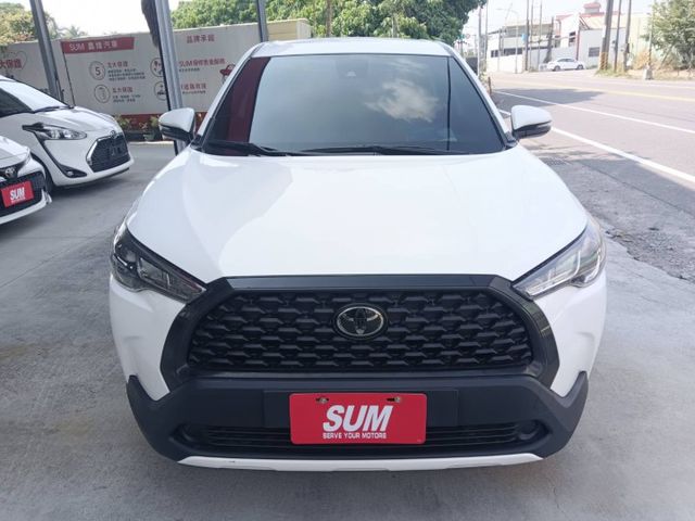 ✔TOYOTA COROLLA CROSS 2022 ✔白色 ✔1800cc ✔手自排✔休旅車✔SUM 認證✔實價  第1張相片