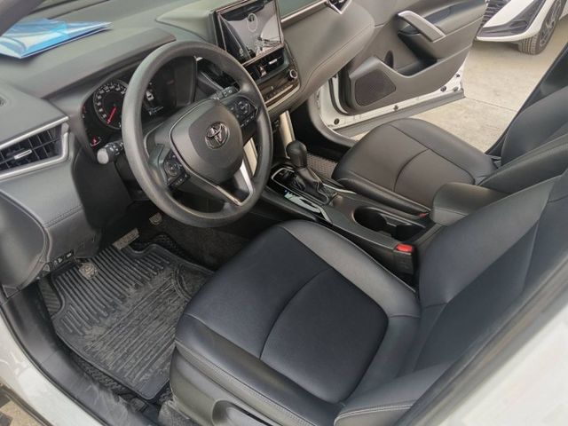 ✔TOYOTA COROLLA CROSS 2022 ✔白色 ✔1800cc ✔手自排✔休旅車✔SUM 認證✔實價  第7張相片