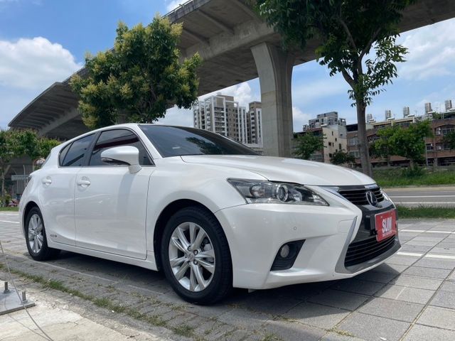 豪華版  原版件 女士一手車 少開 低里程 雙電動椅 電熱椅  第3張相片