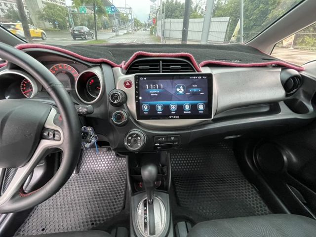 代步優質小車 改裝-空力套件 無限尾翼 重低音響 降低車身  第7張相片