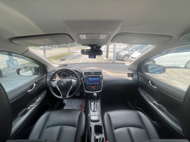 全車環景 盲點偵測 Carplay 自動大燈 頂配 I-Key  第13張相片