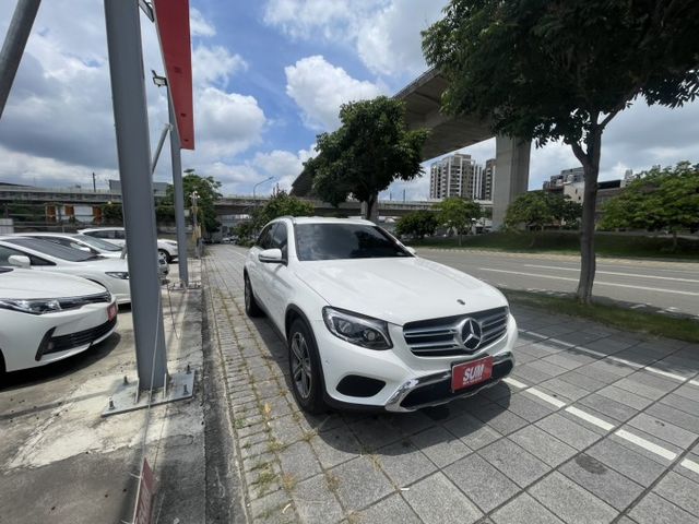 認證車  中華賓士總代理  一手車  全原廠保養  原版原漆  23P  環景  Carplay   黑內飾  第3張相片