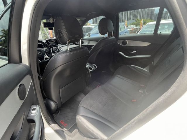 認證車  中華賓士總代理  一手車  全原廠保養  原版原漆  23P  環景  Carplay   黑內飾  第13張相片