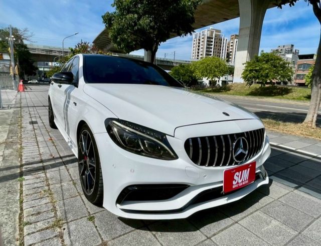 總代理 空力套件 換檔撥片 電動天窗 電動椅  全車環景 數位儀錶板 自動大燈 電動尾門 賽車椅  BSM/盲點偵測系統  第3張相片