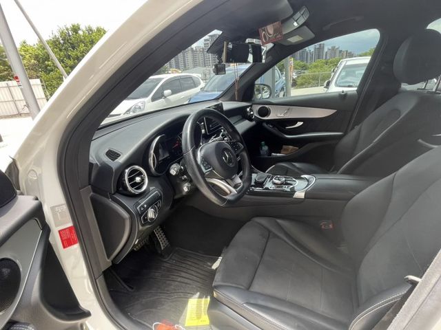 認證車  中華賓士總代理  一手車  全原廠保養  原版原漆  23P  環景  Carplay   黑內飾  第12張相片