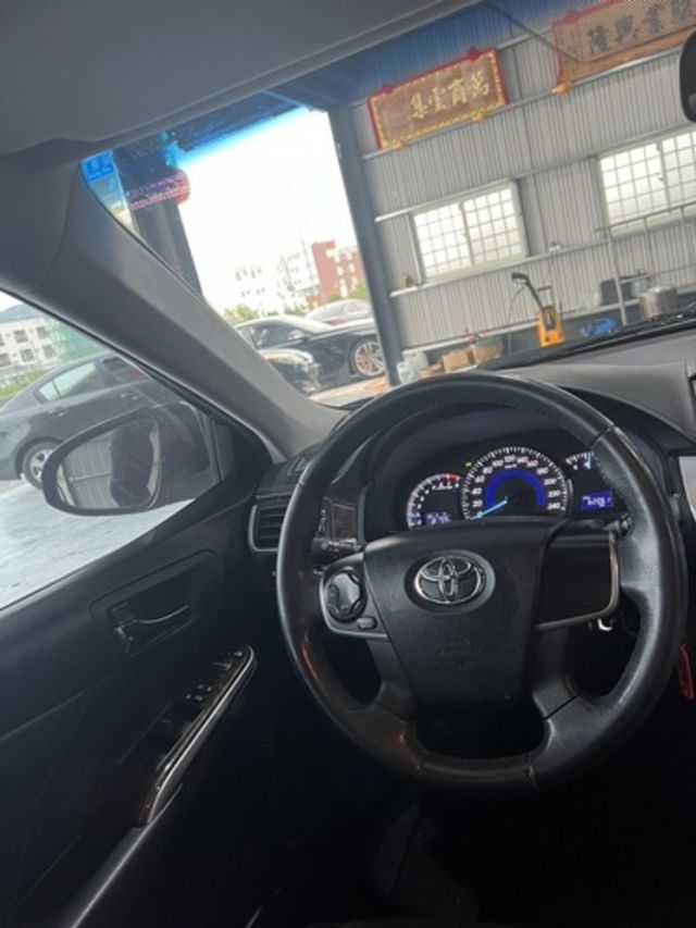 TOYOTA豐田 CAMRY  第3張相片