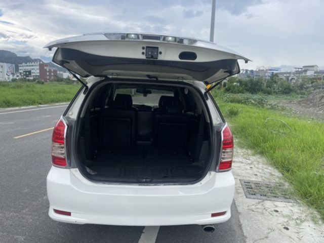 TOYOTA豐田 WISH  第7張相片