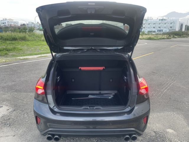 FORD福特 FOCUS ST  第7張相片