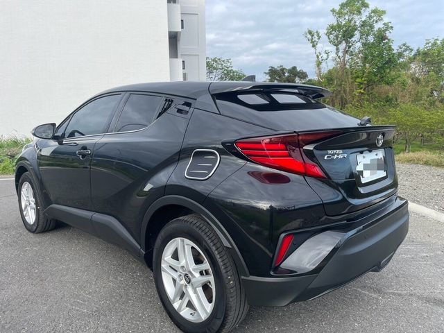 TOYOTA豐田 C-HR  第2張相片
