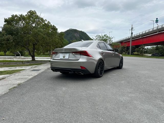 LEXUS凌志 IS 300  第3張相片