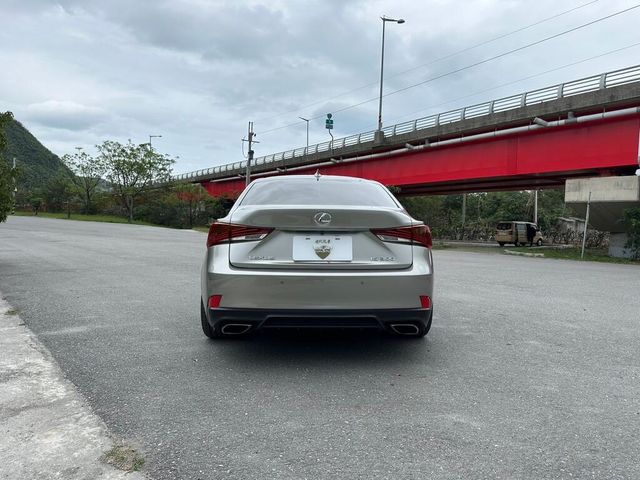 LEXUS凌志 IS 300  第7張相片