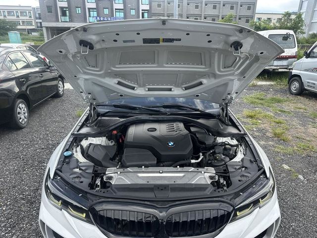 BMW寶馬 330  第6張相片