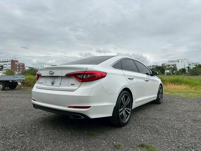 HYUNDAI現代 SONATA  第2張相片