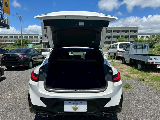 BMW寶馬 X4 XDRIVE30I  第11張相片